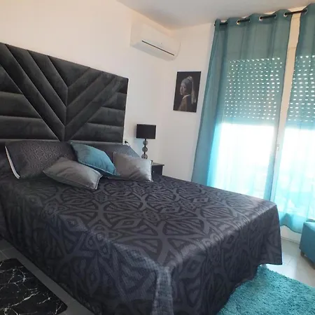 Bonito De 2 En Con Estacionamiento, Aire Acondicionado, Cerca Del Centro Y De La Playa - Es-204-46 Apartment Roses