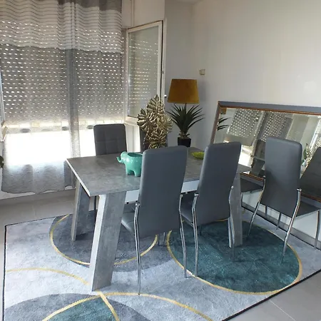 Apartment Bonito De 2 En Con Estacionamiento, Aire Acondicionado, Cerca Del Centro Y De La Playa - Es-204-46 Roses