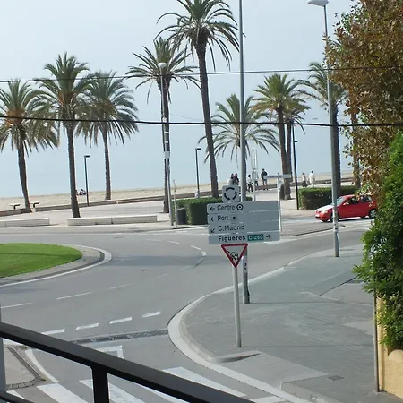 Bonito De 2 En Con Estacionamiento, Aire Acondicionado, Cerca Del Centro Y De La Playa - Es-204-46 Apartment Roses